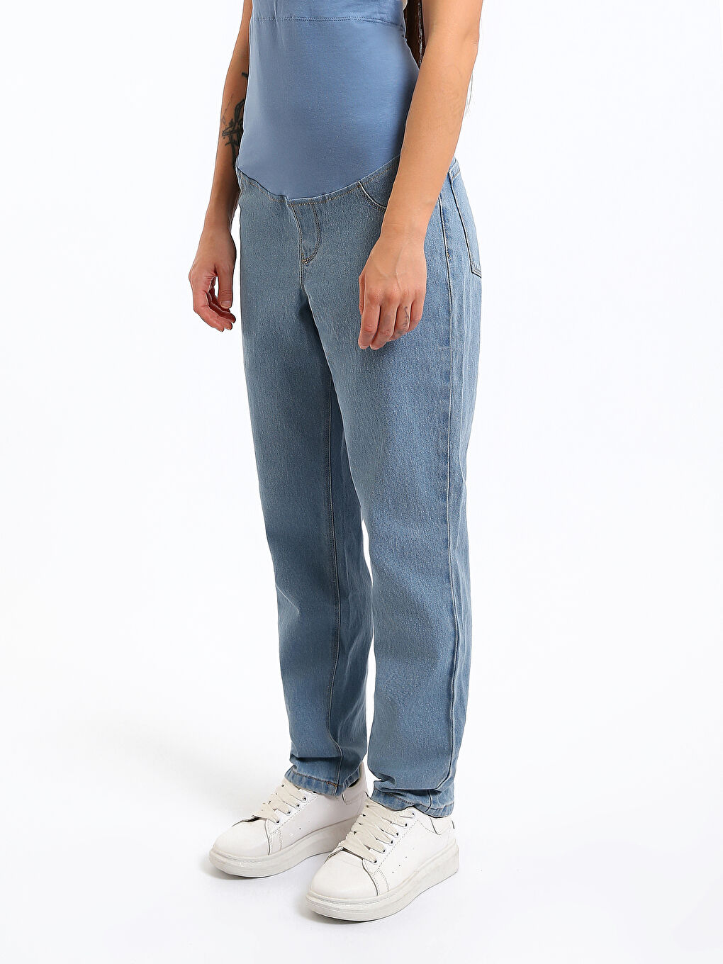 Abdominal Paneled Maternity Jeans-3