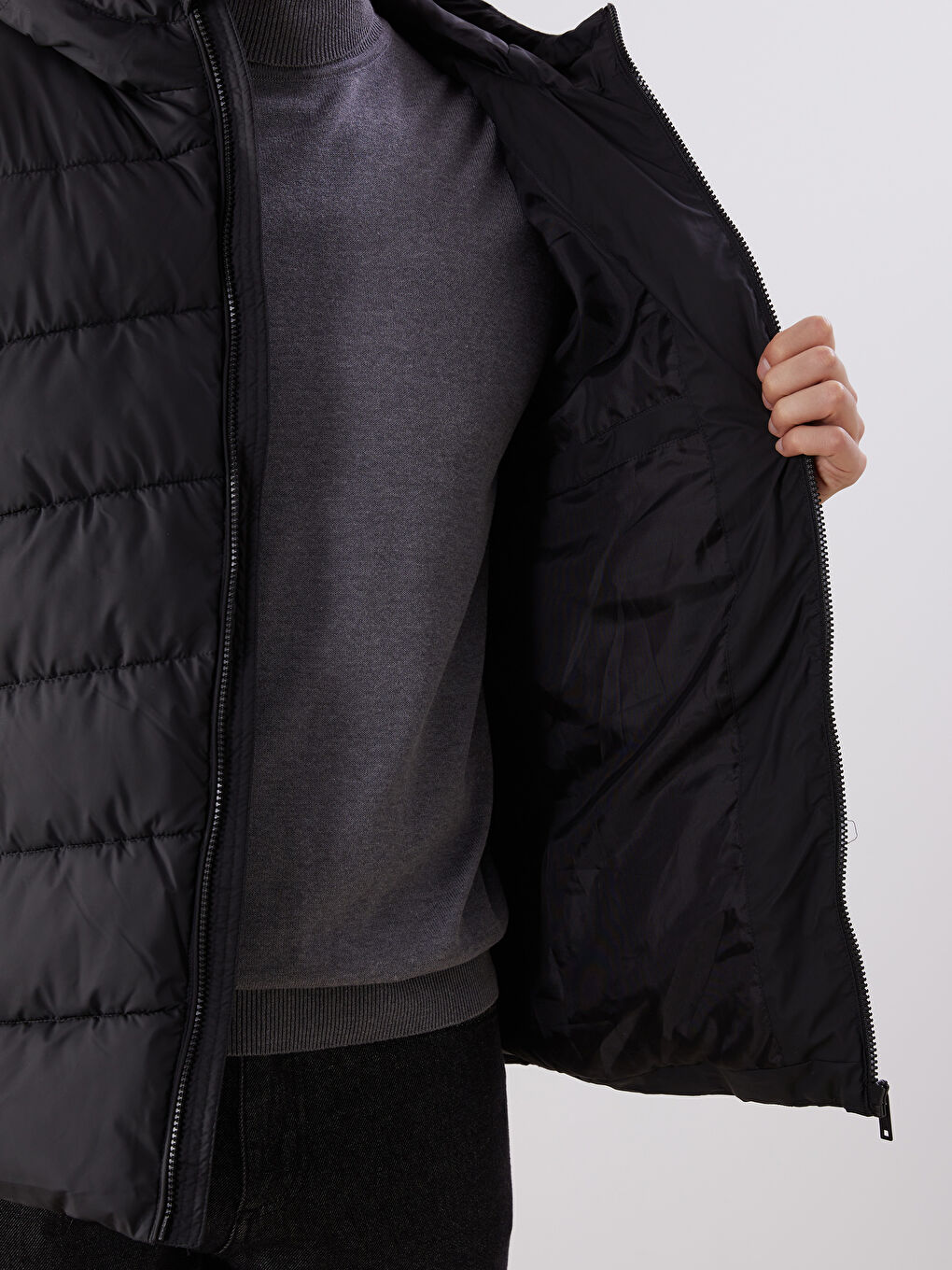 Siyah Standart Kalıp Kapüşonlu Erkek Şişme Mont-2