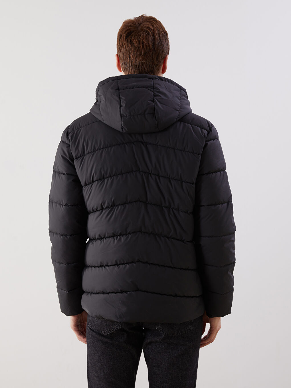 Siyah Standart Kalıp Kapüşonlu Erkek Şişme Mont-4