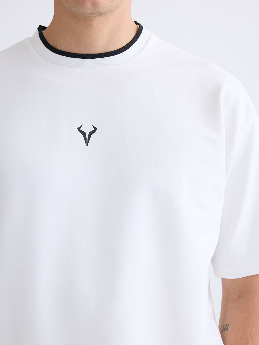 Ekru Bisiklet Yaka Kısa Kollu Erkek Sweatshirt-2