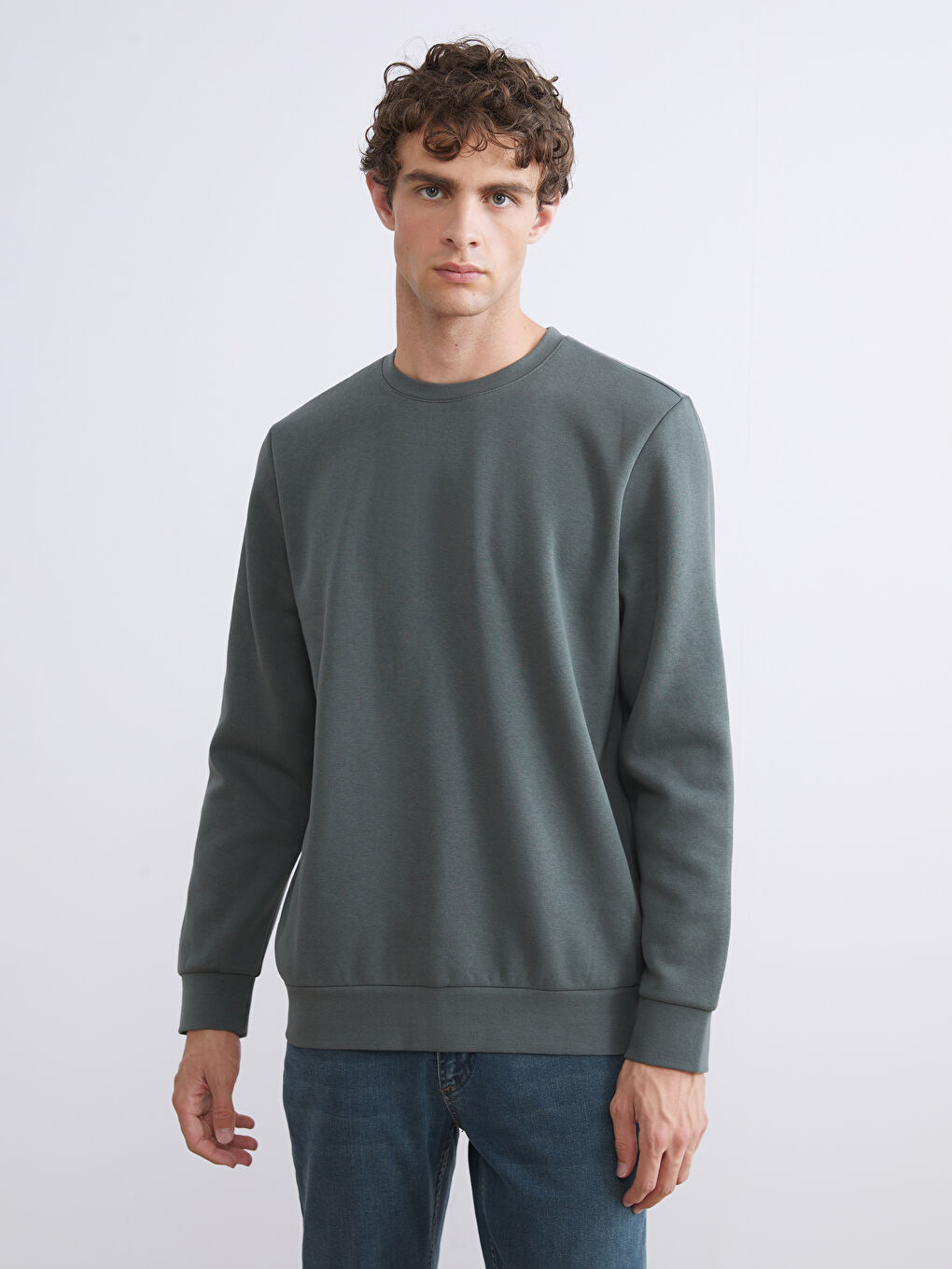 سويتشيرت رجال بكول مدور