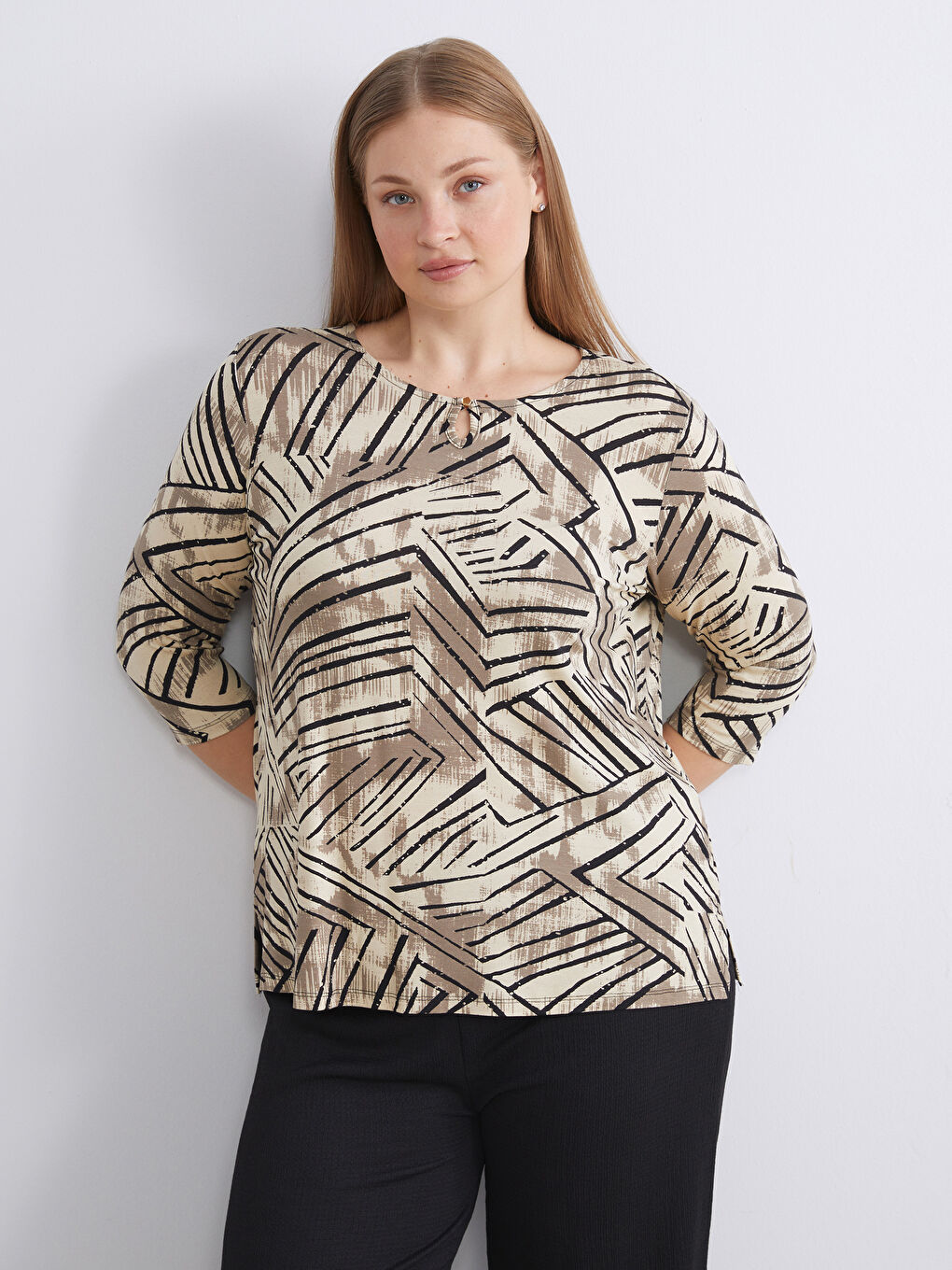 Crew Neck Patterned T-Shirt-1