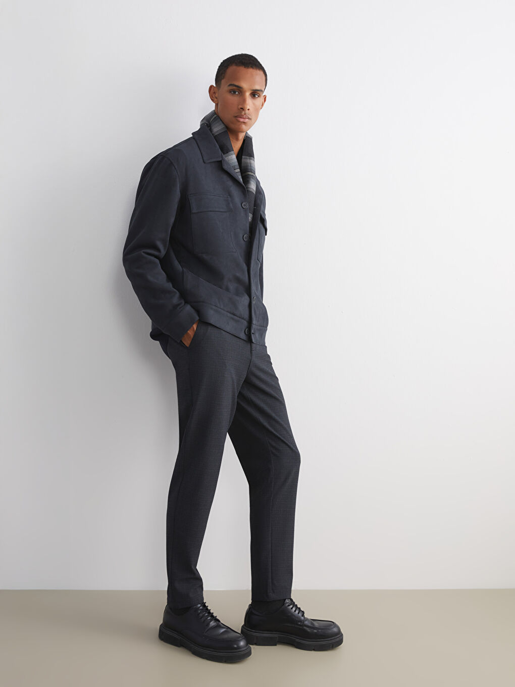 معطف رجال بياقة بلي كول بقماش جلد سويد عادي-1