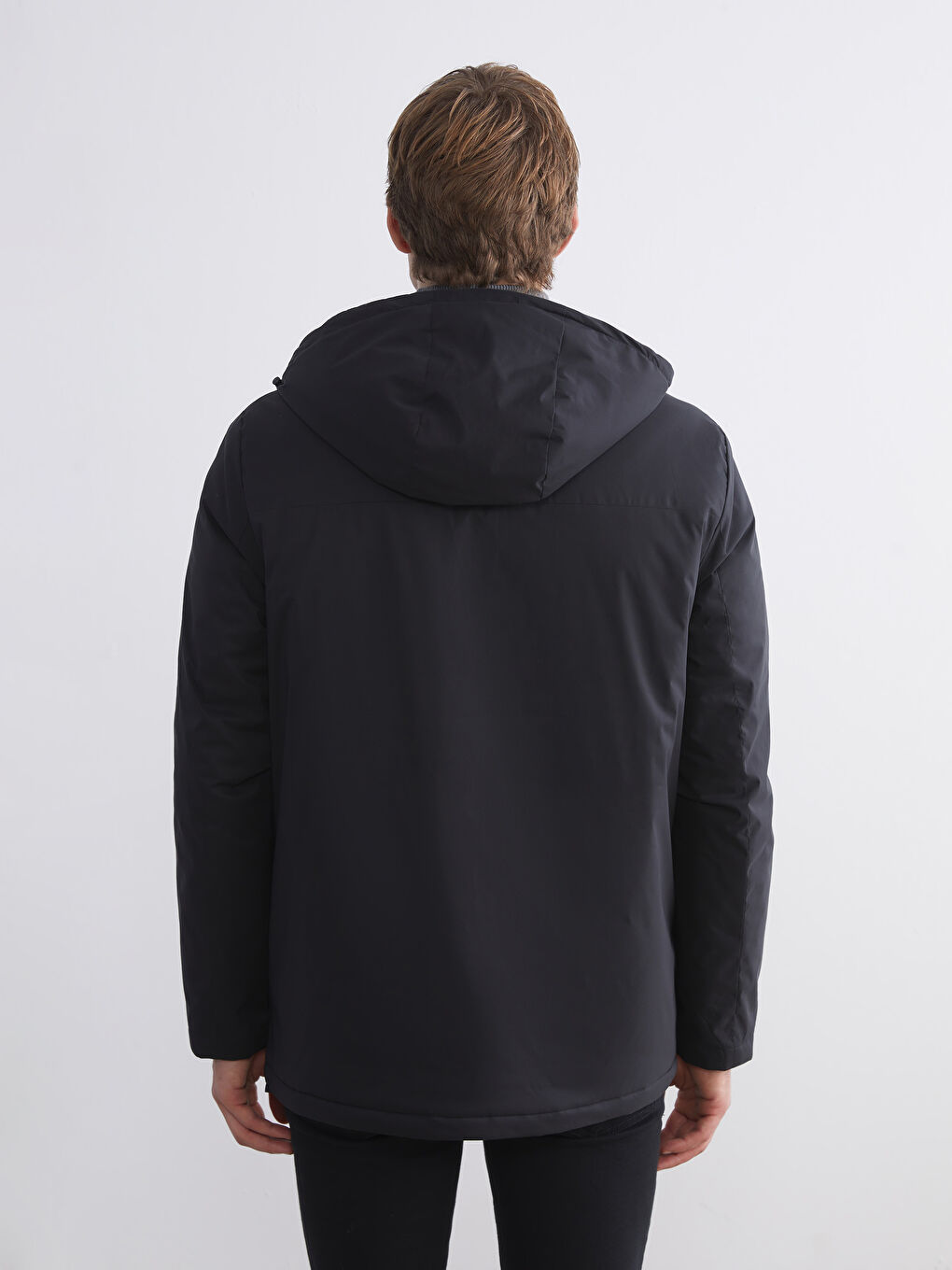 Siyah Standart Kalıp Kapüşonlu Erkek Mont-4