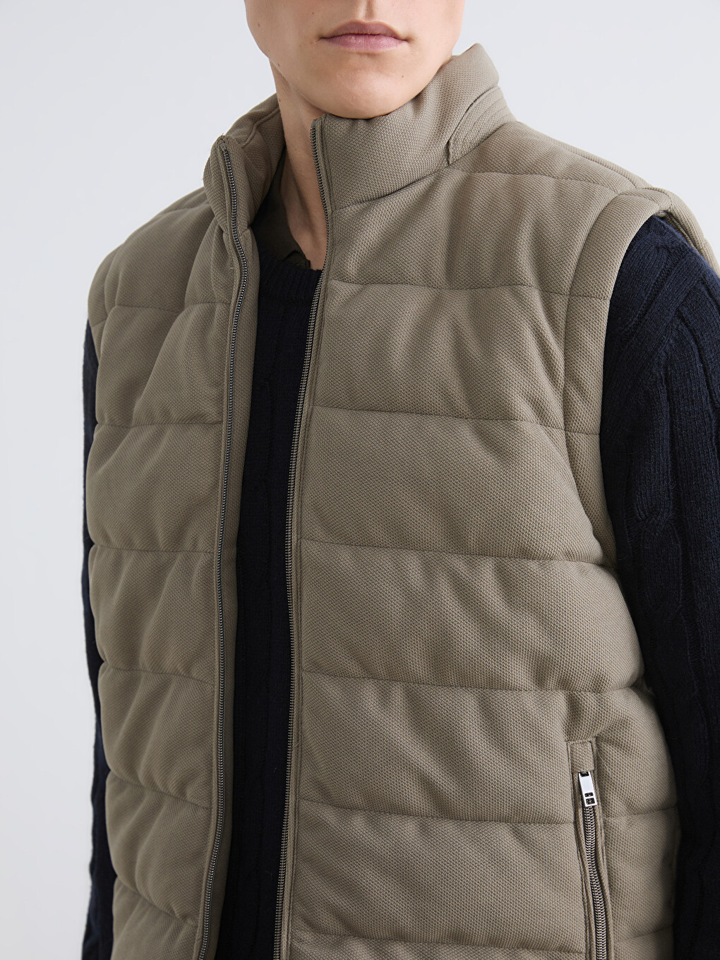 Slim Fit Funnel Neck Men's Puffer Gilet-2