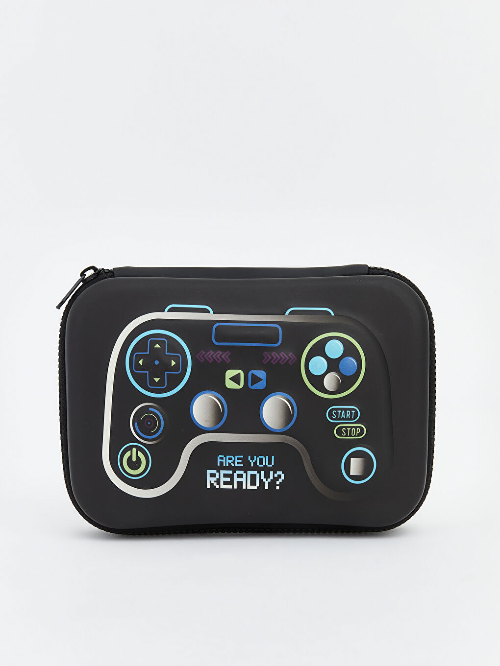 کەیسی قەڵەم ڕه‌ش هەمە ڕەگەز