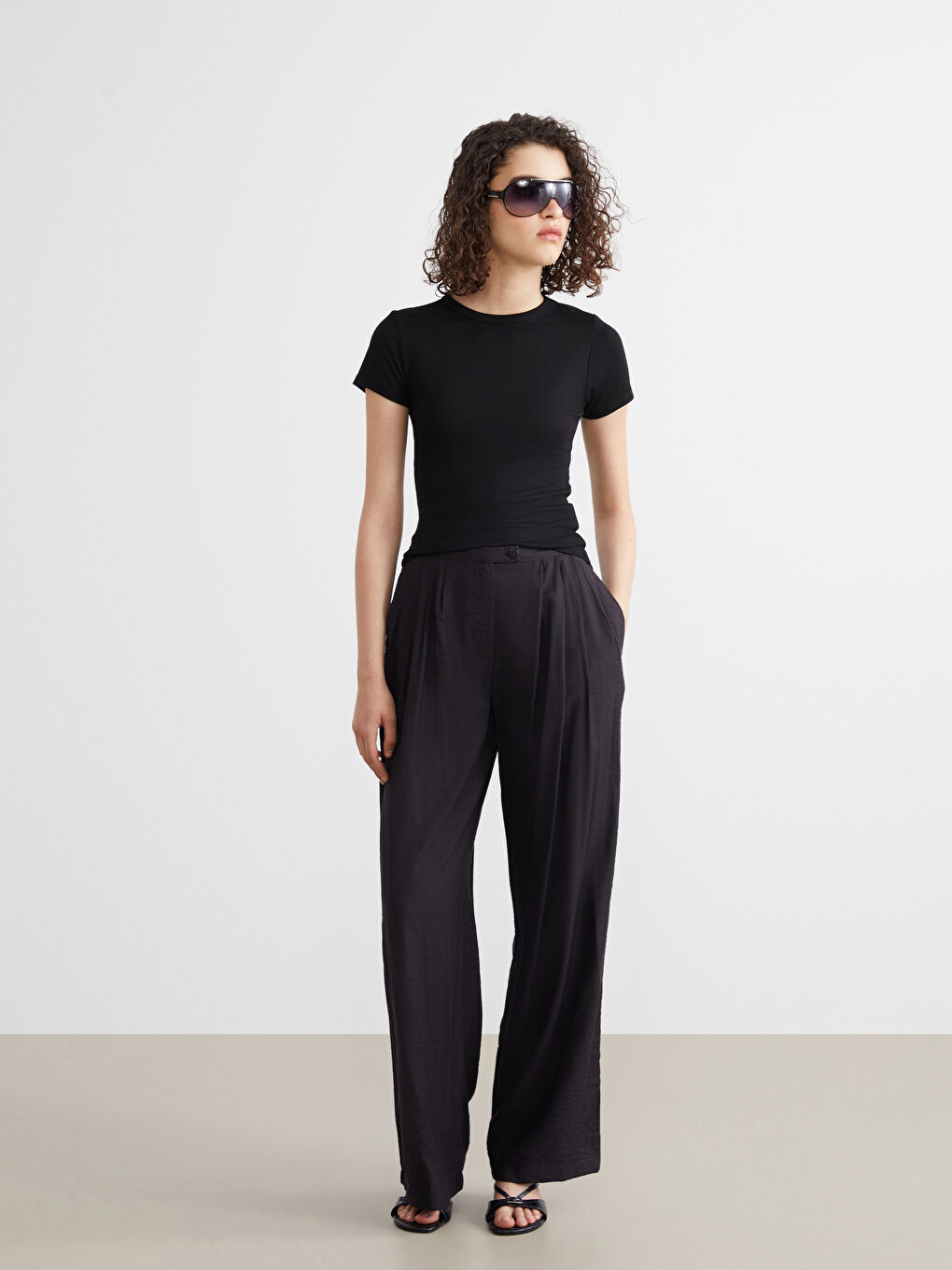 Loose Fit Wide Leg Women's Pleated Trousers