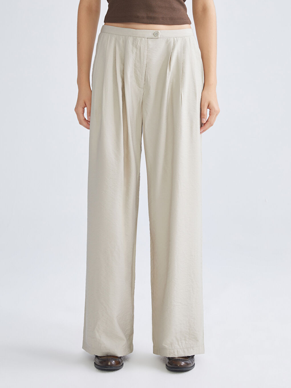Loose Fit Wide Leg Women's Pleated Trousers-1
