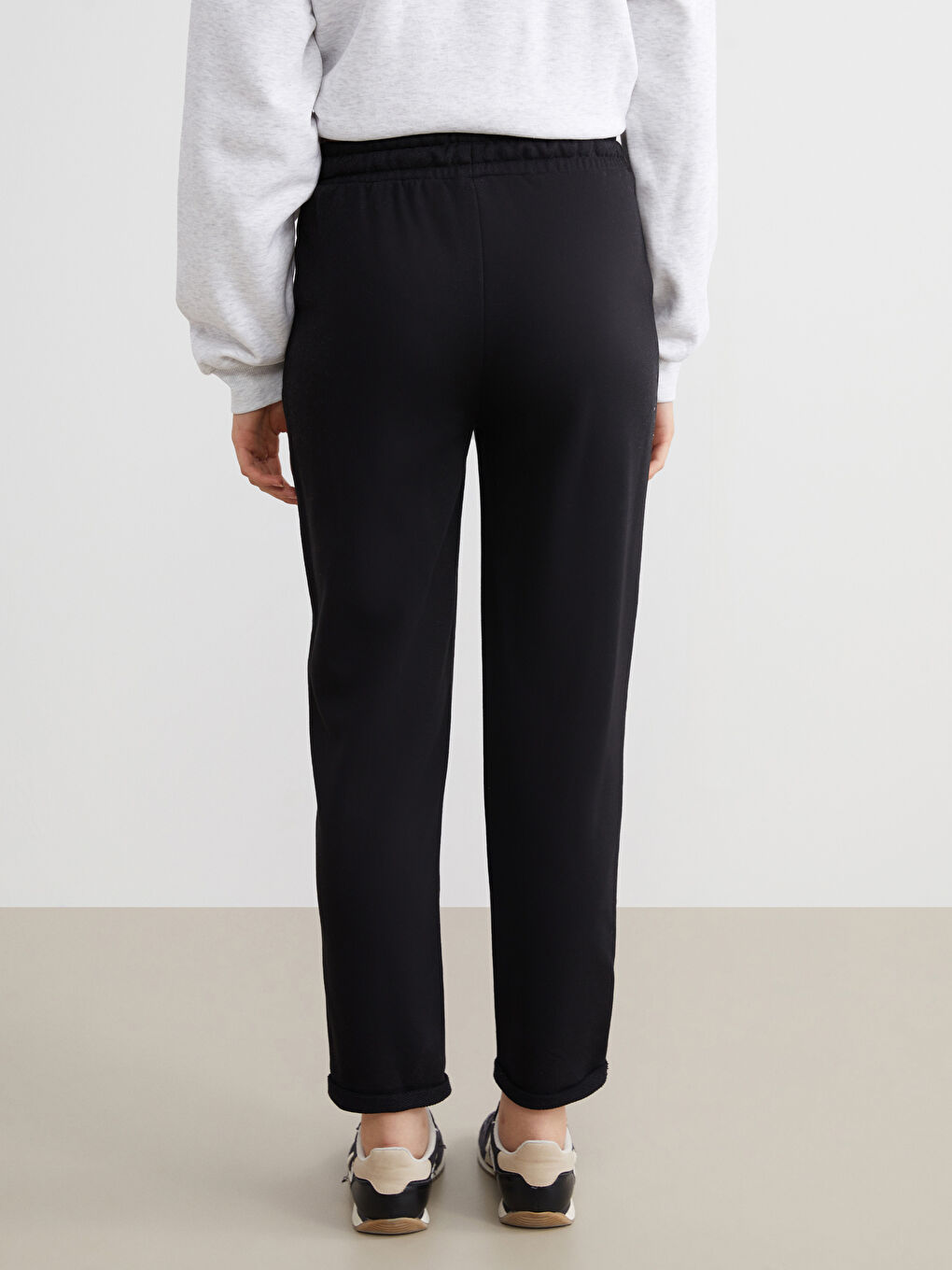 Women's Sweatpants with Elastic Waist-3