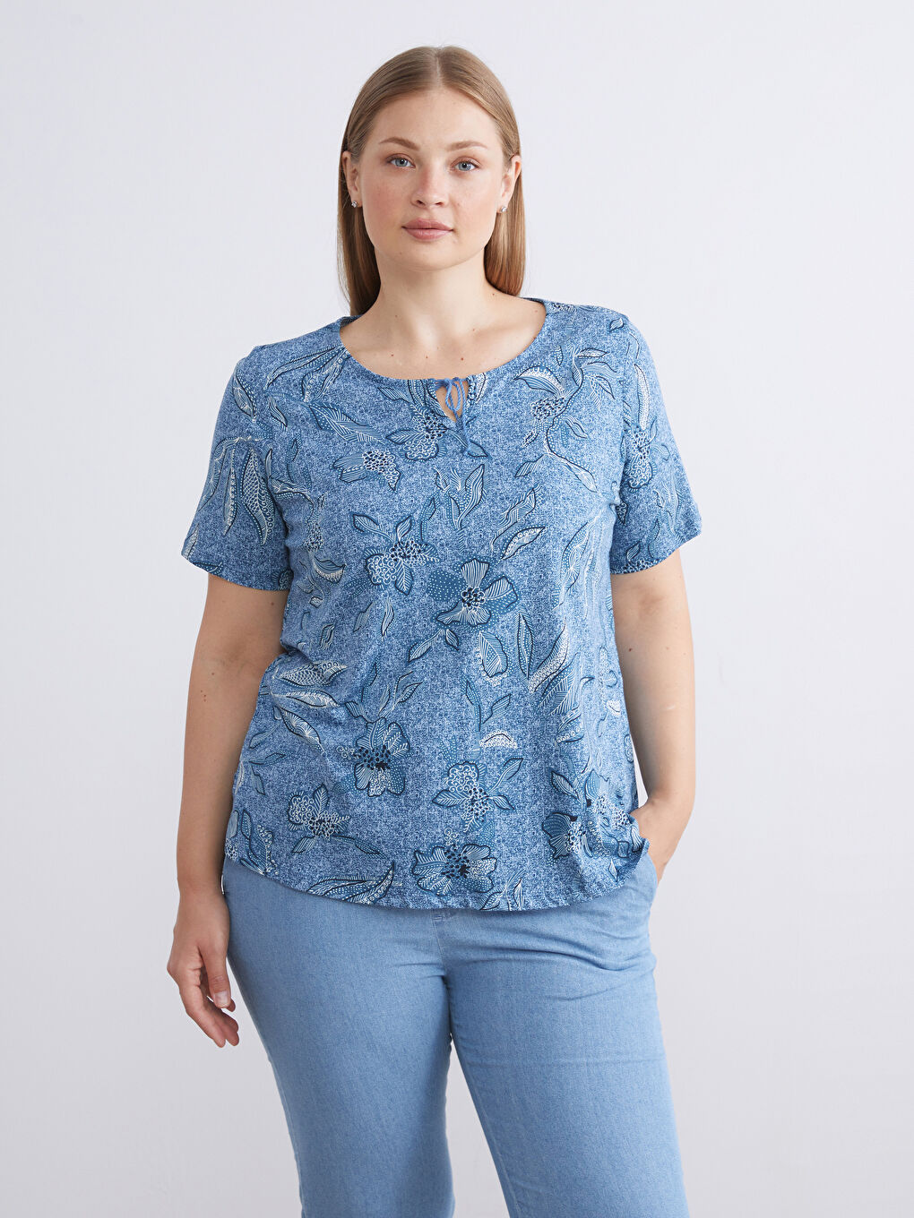 Blouse À Motifs À Col Lavallière-1