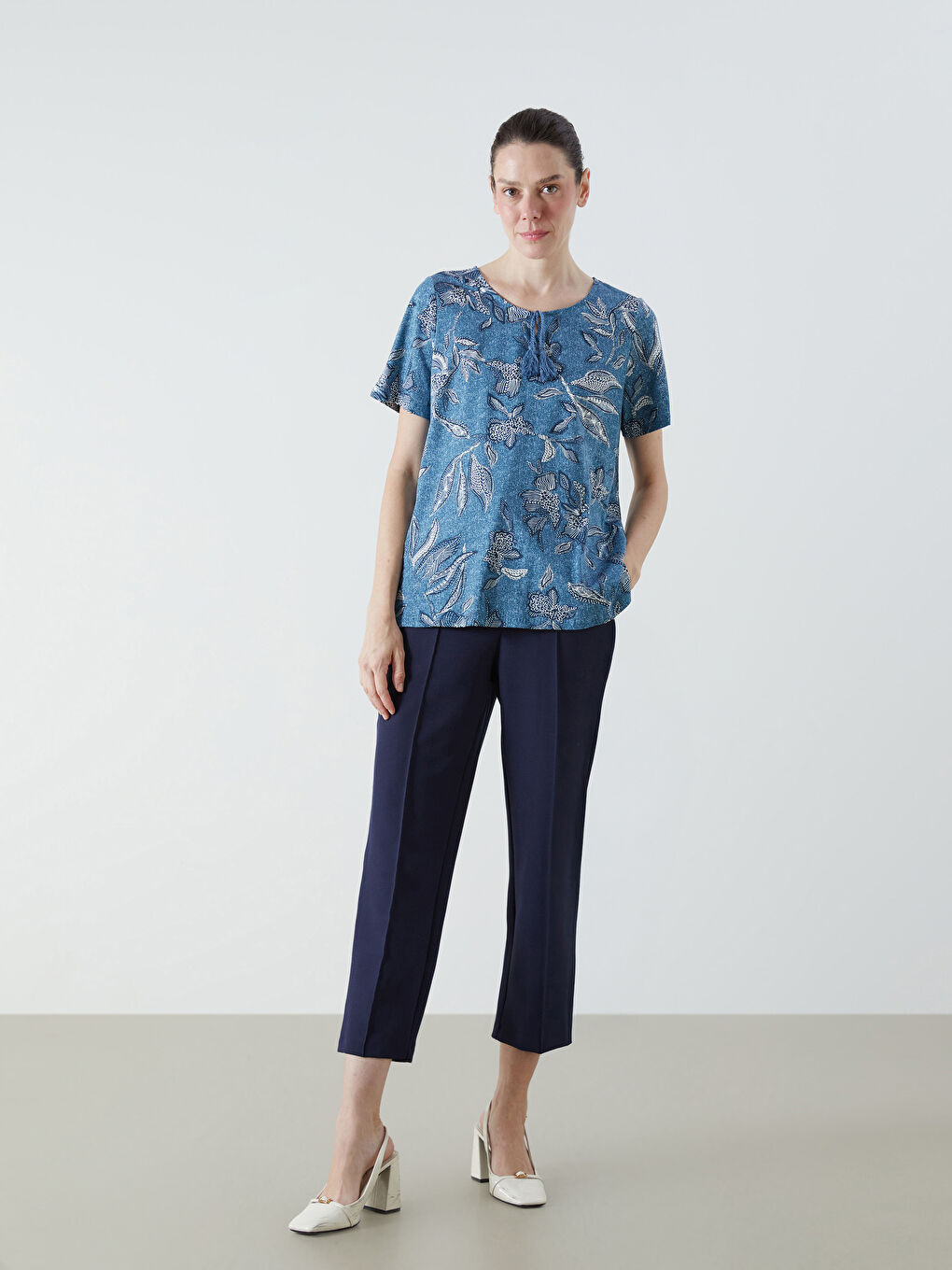Blouse À Motifs À Col Lavallière-2