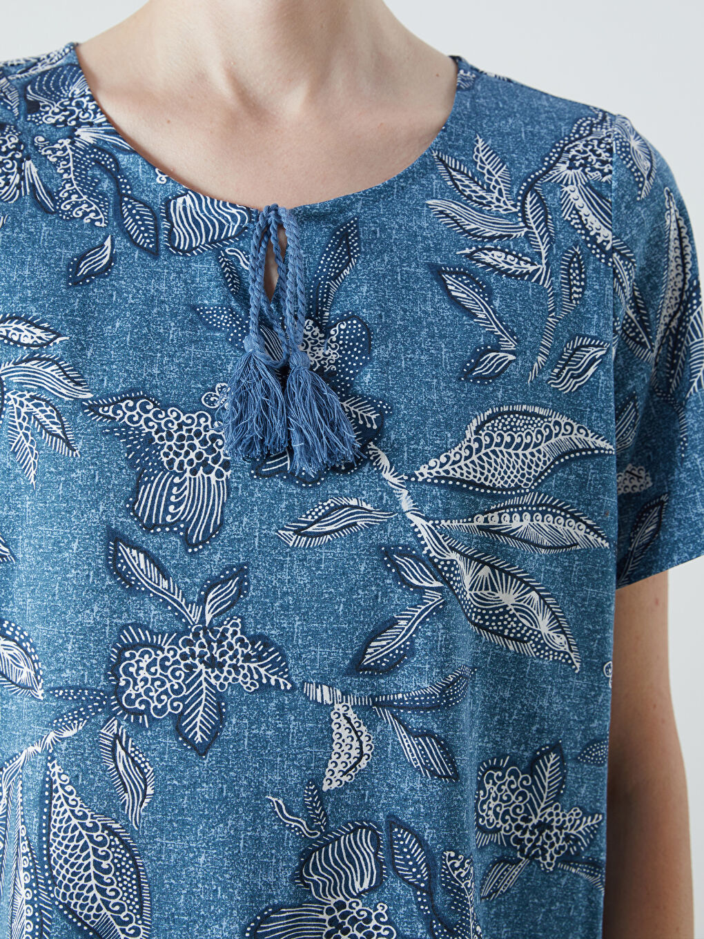 Blouse À Motifs À Col Lavallière-3