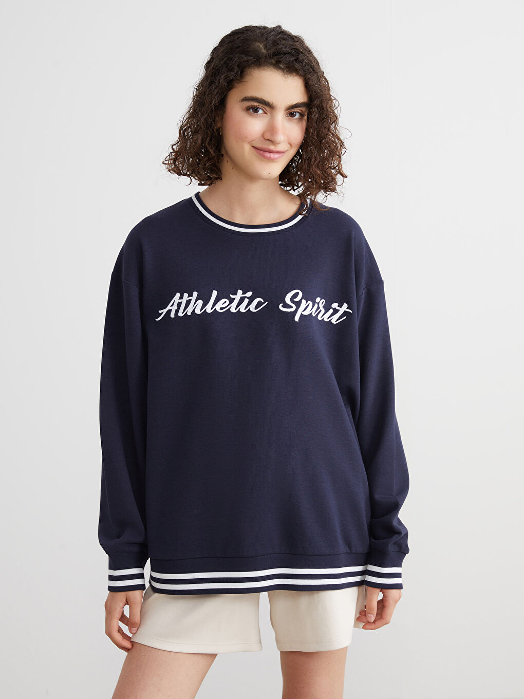 Crew Neck Embroidered Women's Sweatshirt