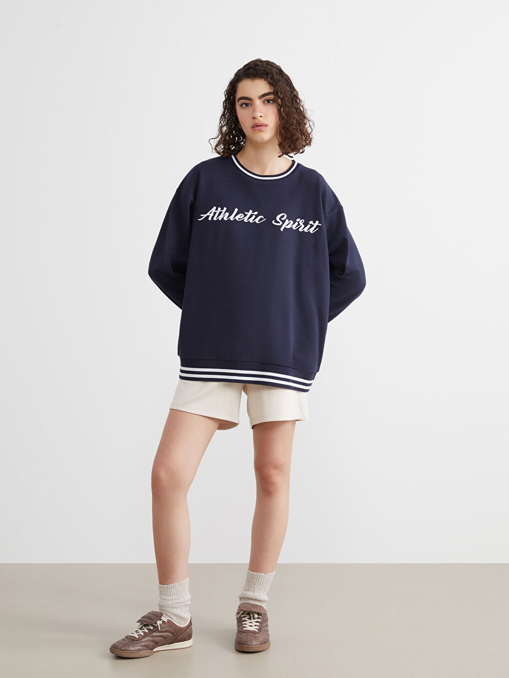 Crew Neck Embroidered Women's Sweatshirt-1