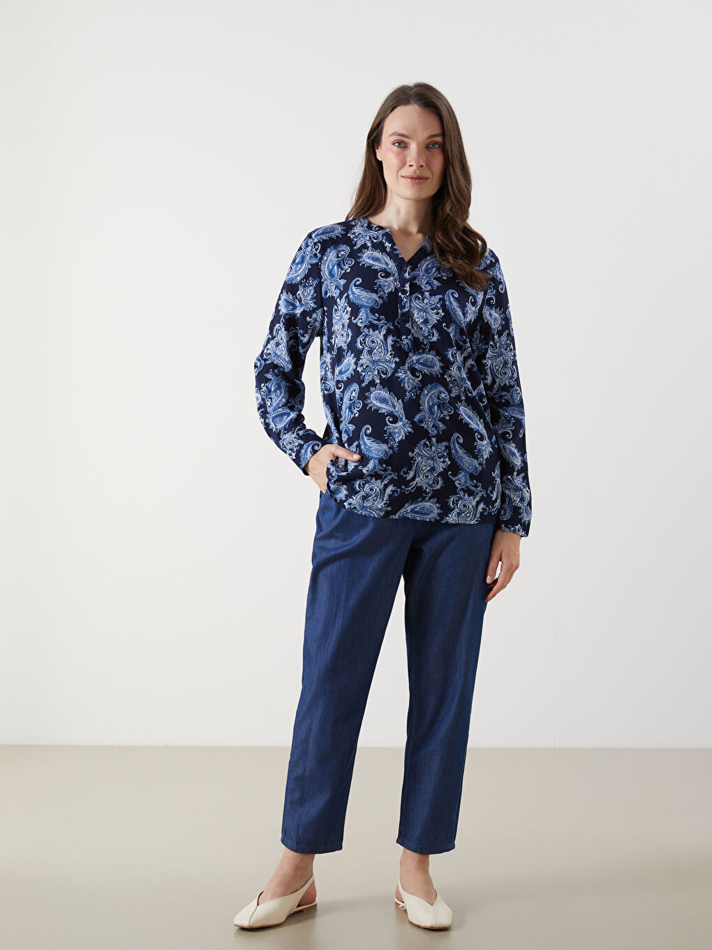 LCW Grace Notch Neck Patterned Blouse -W54713Z8-LSJ
