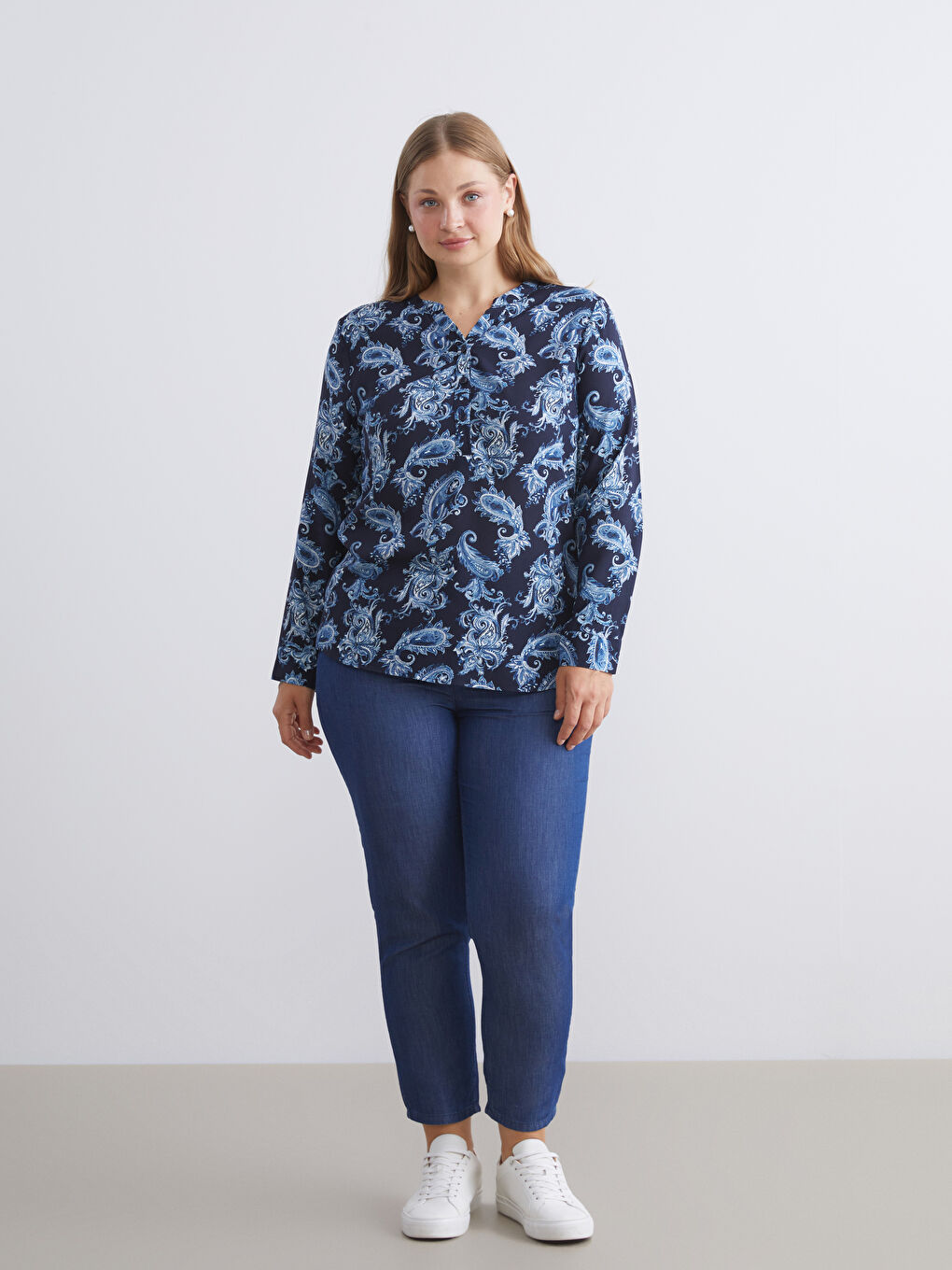 LCW Grace Notch Neck Patterned Blouse -W54713Z8-LSJ