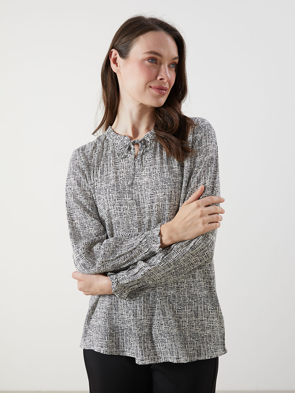 LCW Grace Tie Neck Patterned Blouse -W54715Z8-LQB