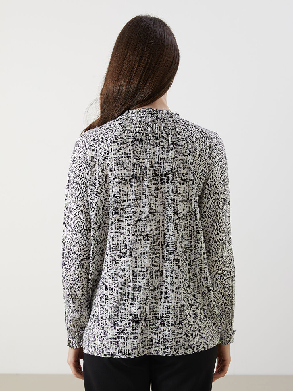 LCW Grace Tie Neck Patterned Blouse -W54715Z8-LQB