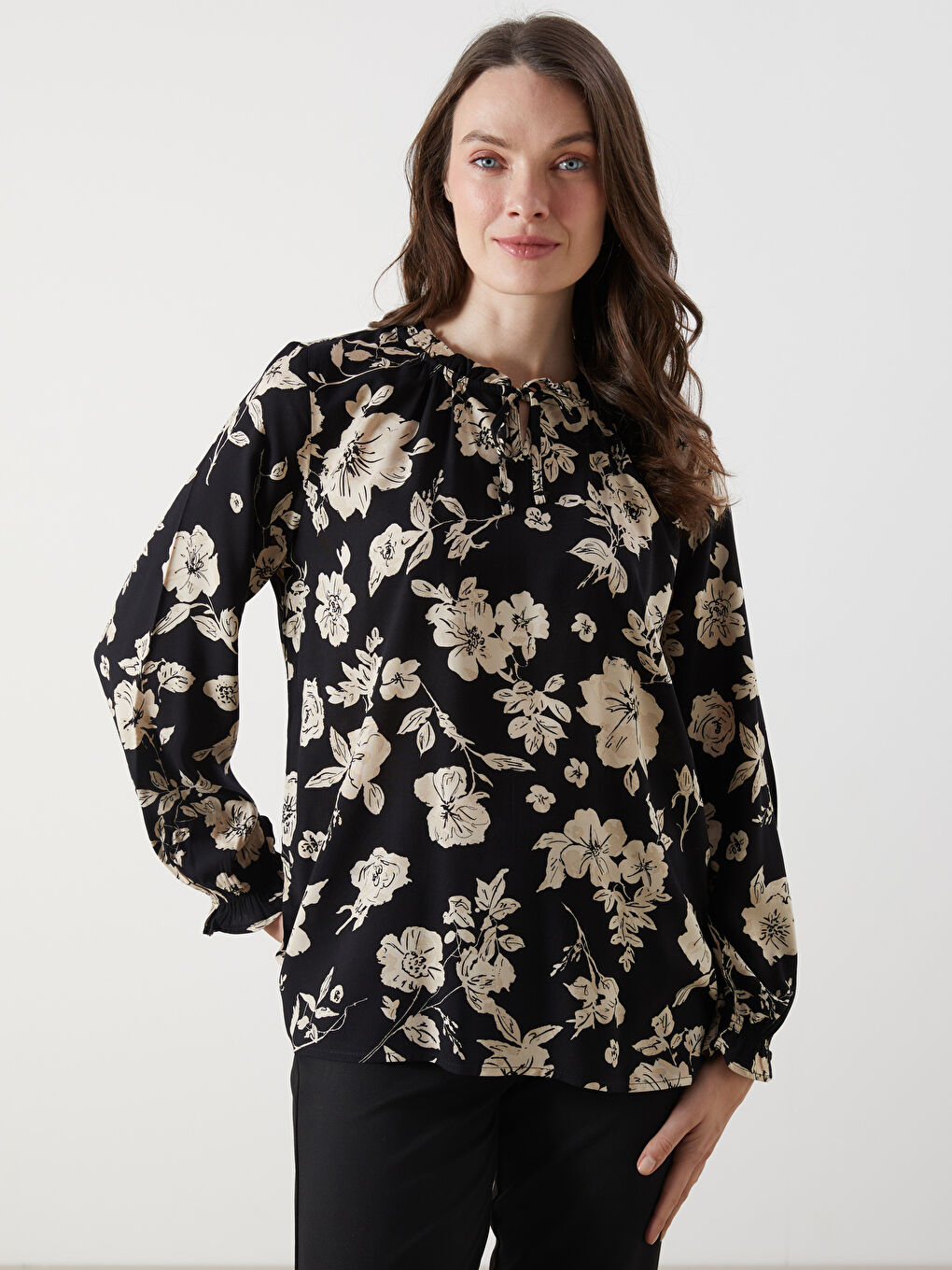 LCW Grace Tie Neck Patterned Blouse -W54715Z8-LQJ
