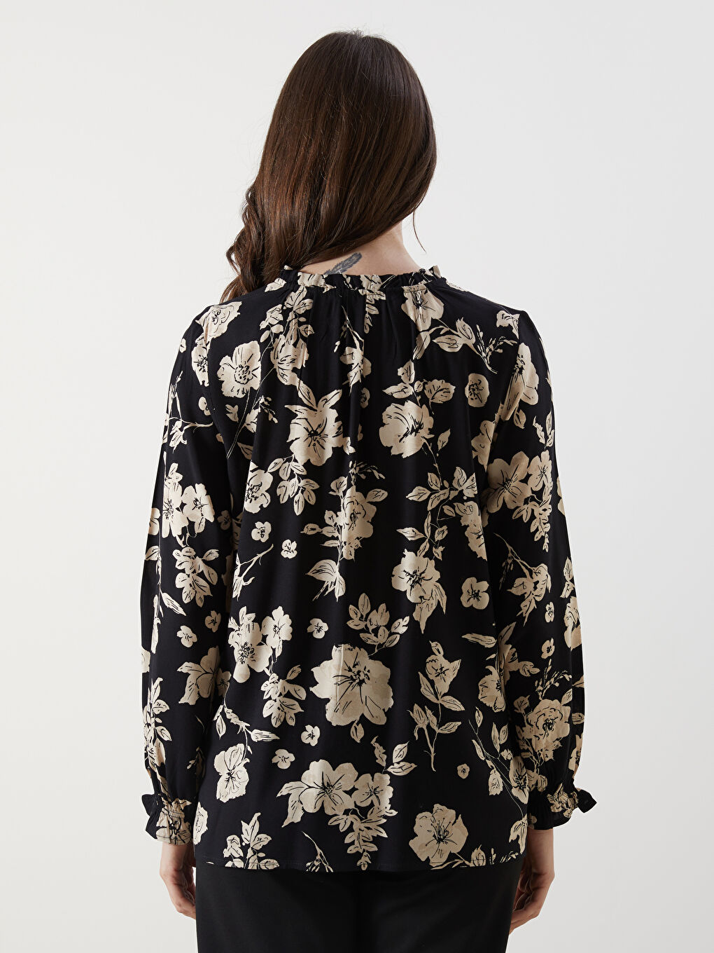 LCW Grace Tie Neck Patterned Blouse -W54715Z8-LQJ