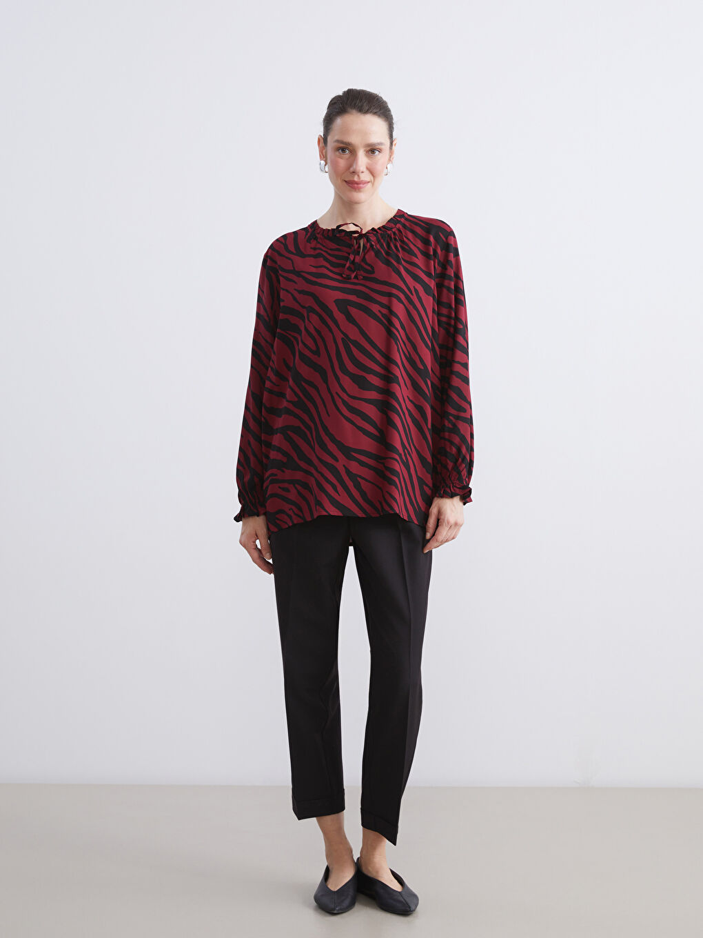 LCW Grace Tie Neck Patterned Blouse -W54715Z8-LQW