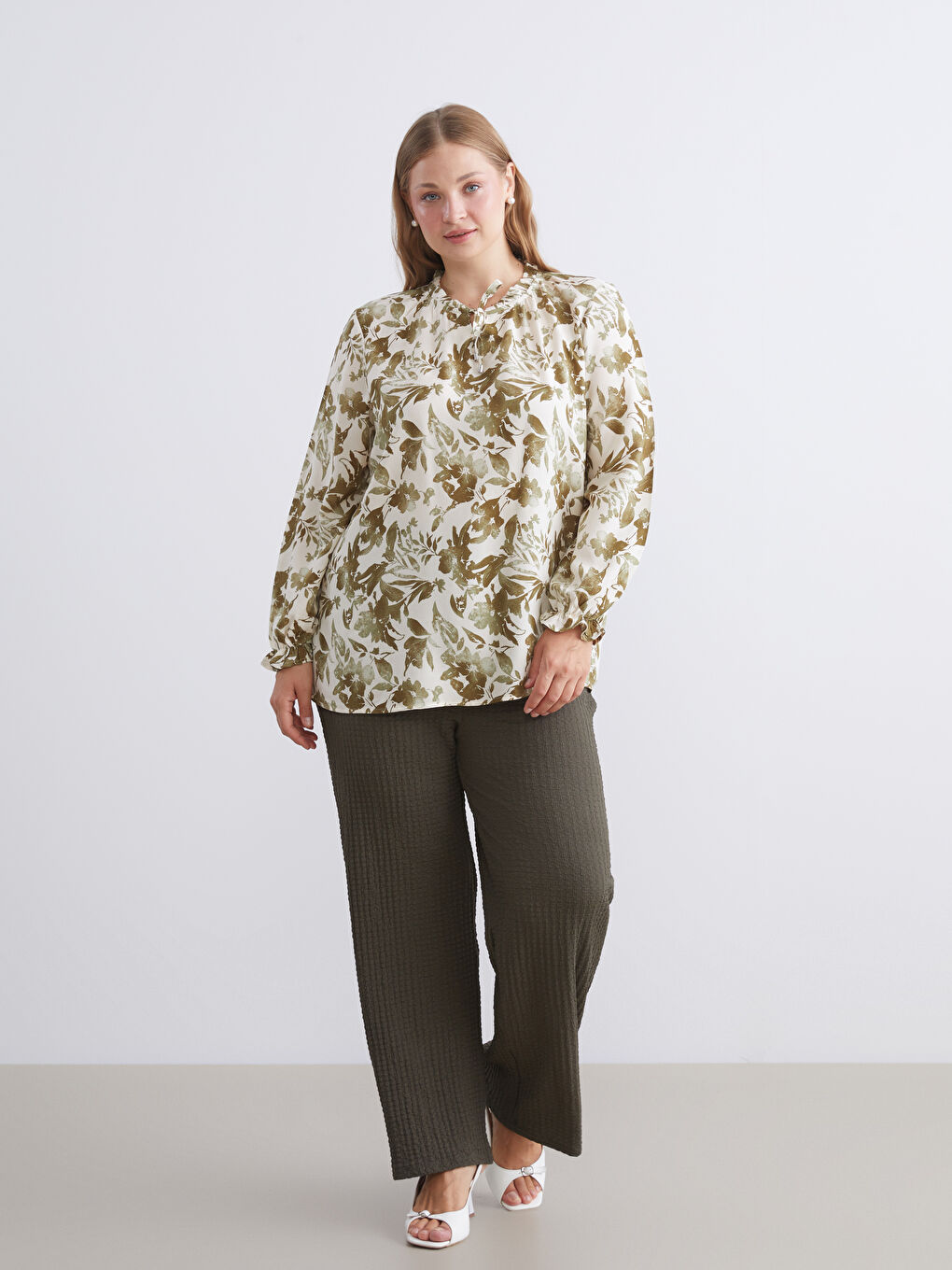 LCW Grace Tie Neck Patterned Blouse -W54715Z8-LRL