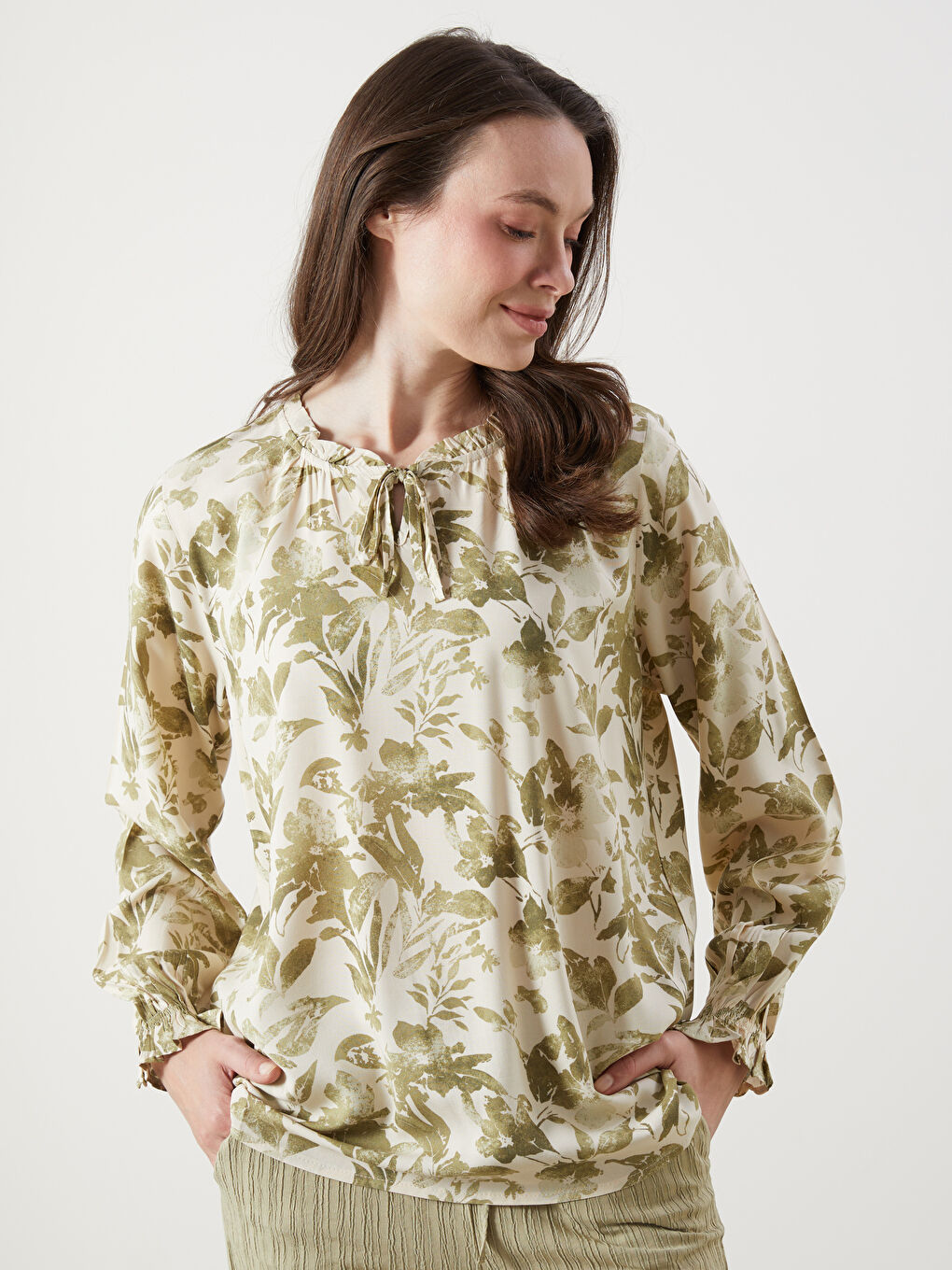 LCW Grace Tie Neck Patterned Blouse -W54715Z8-LRL