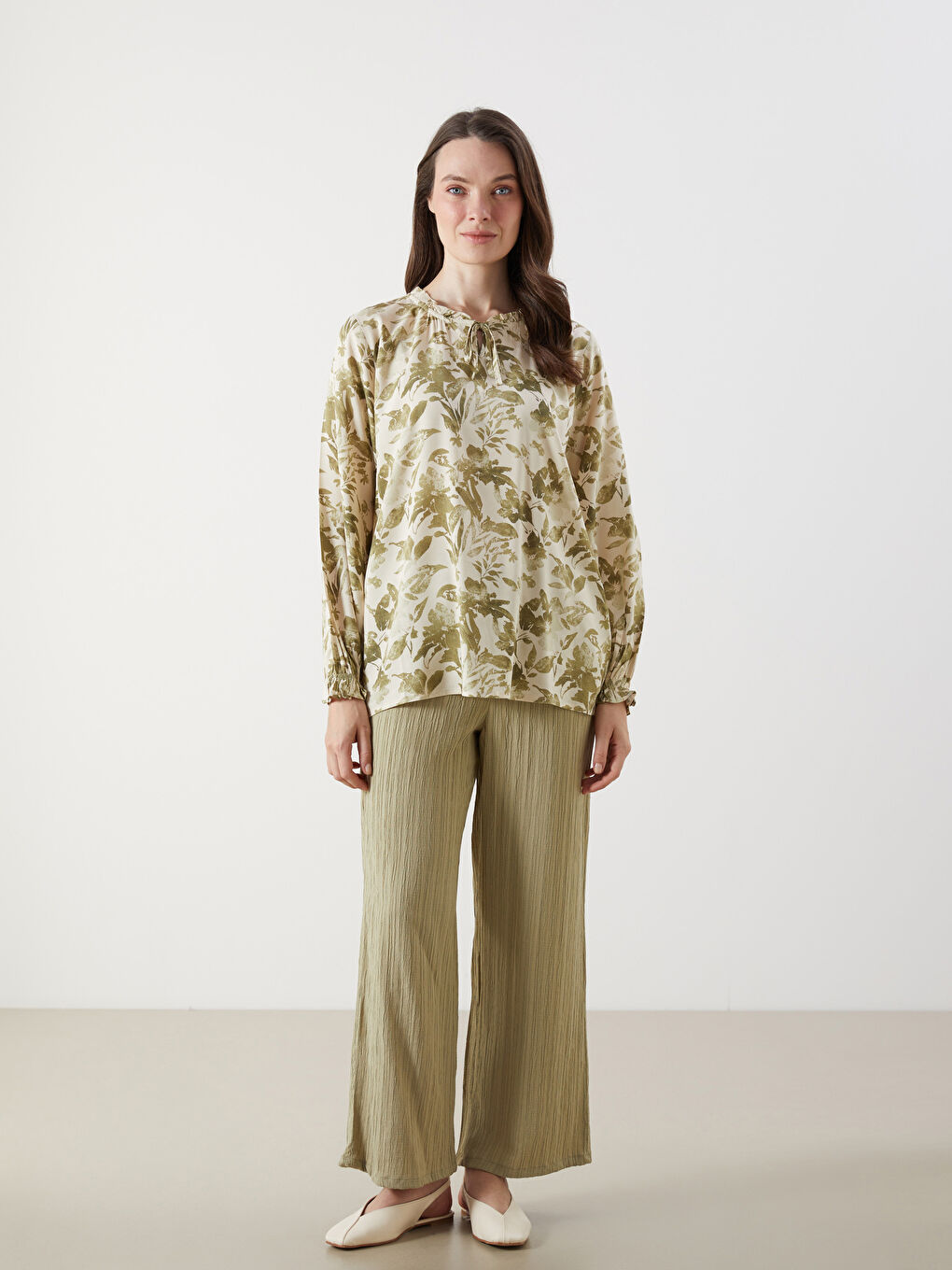 LCW Grace Tie Neck Patterned Blouse -W54715Z8-LRL