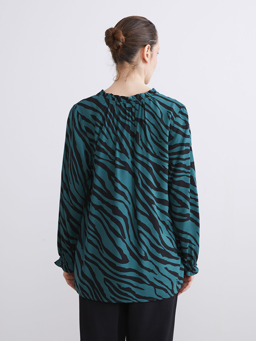 Blouse À Motifs À Col Lavallière-3