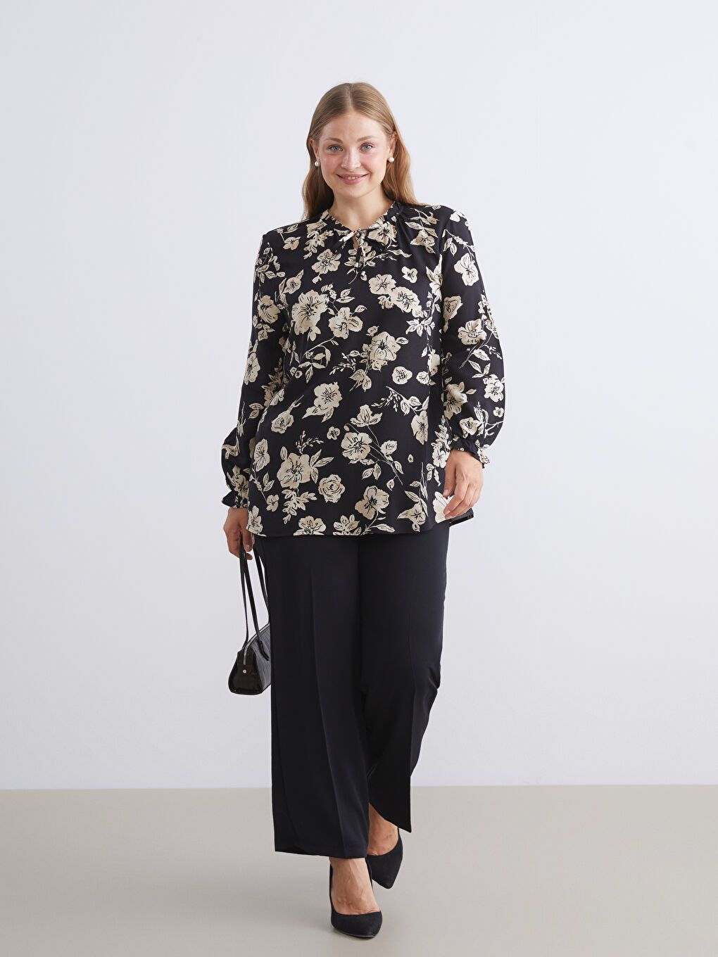 LCW Grace Tie Neck Patterned Blouse -W54715Z8-LQJ