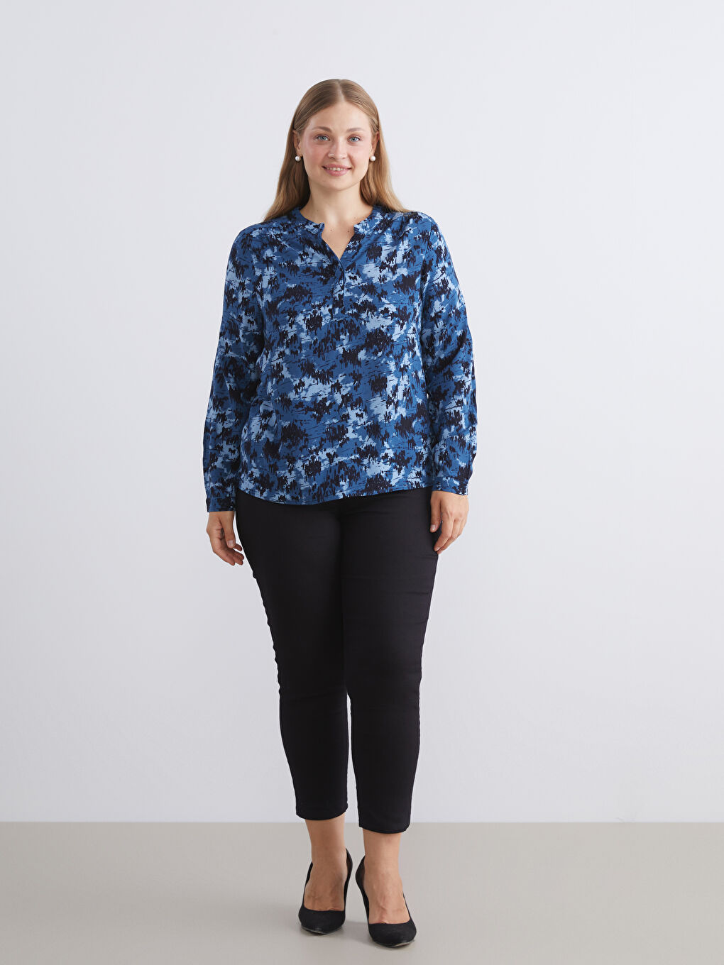 LCW Grace Notch Neck Patterned Blouse -W54716Z8-774