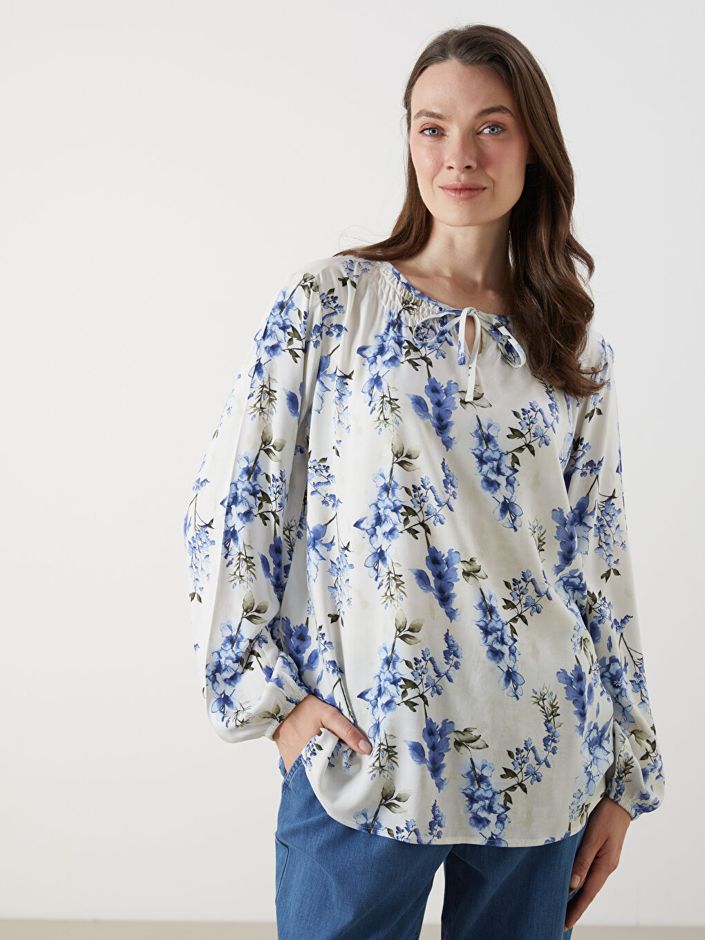 LCW Grace Tie Neck Floral Blouse -W54717Z8-LRA