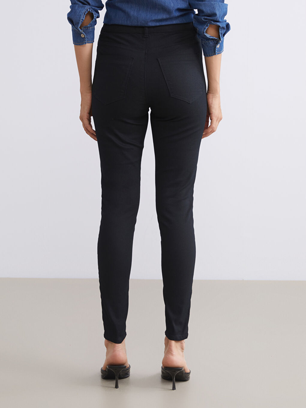 Jupiter Super Skinny Fit Women's Jeans-3