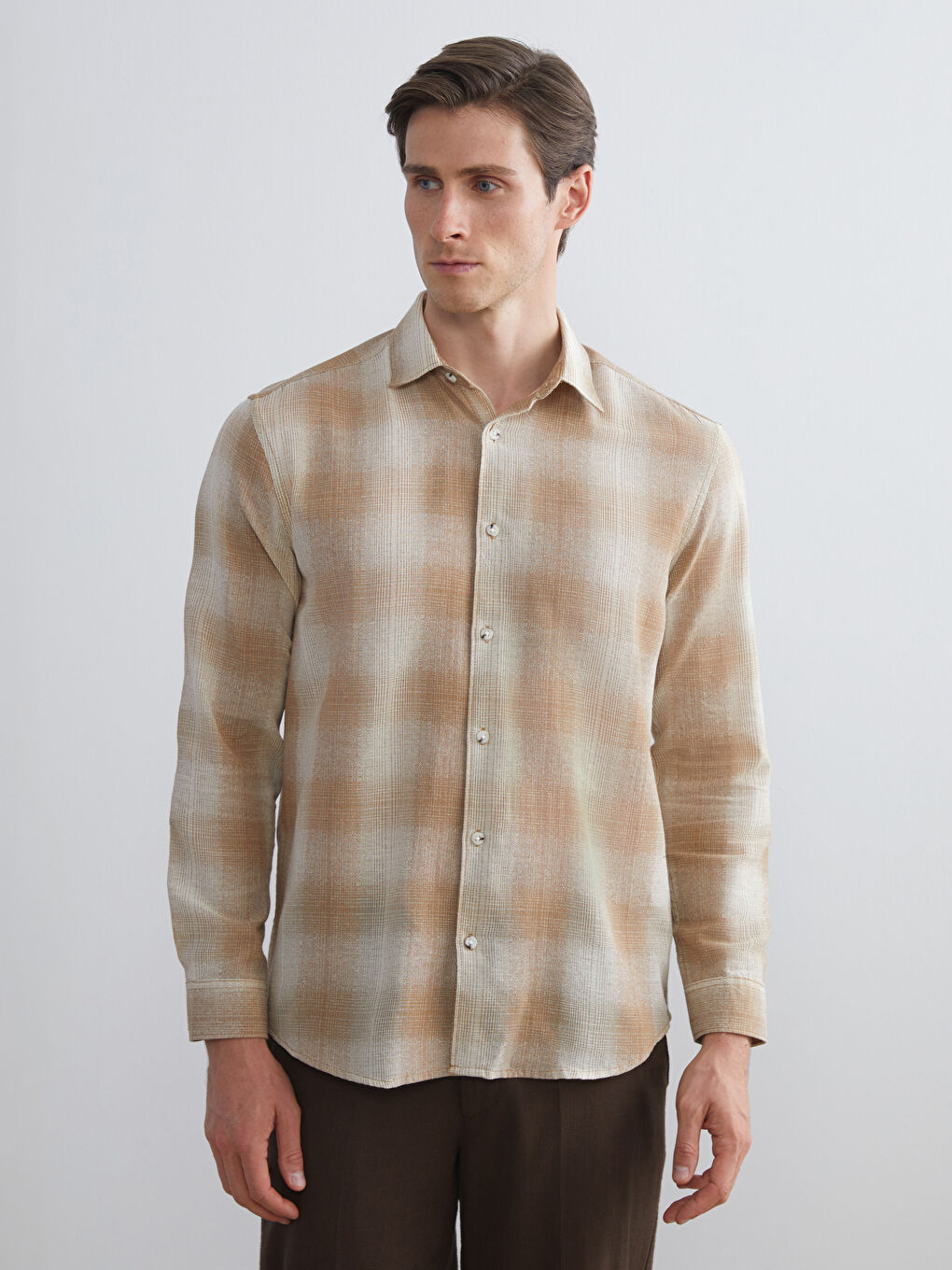 Standard Fit Long Sleeve Plaid Pattern Men's Shirt