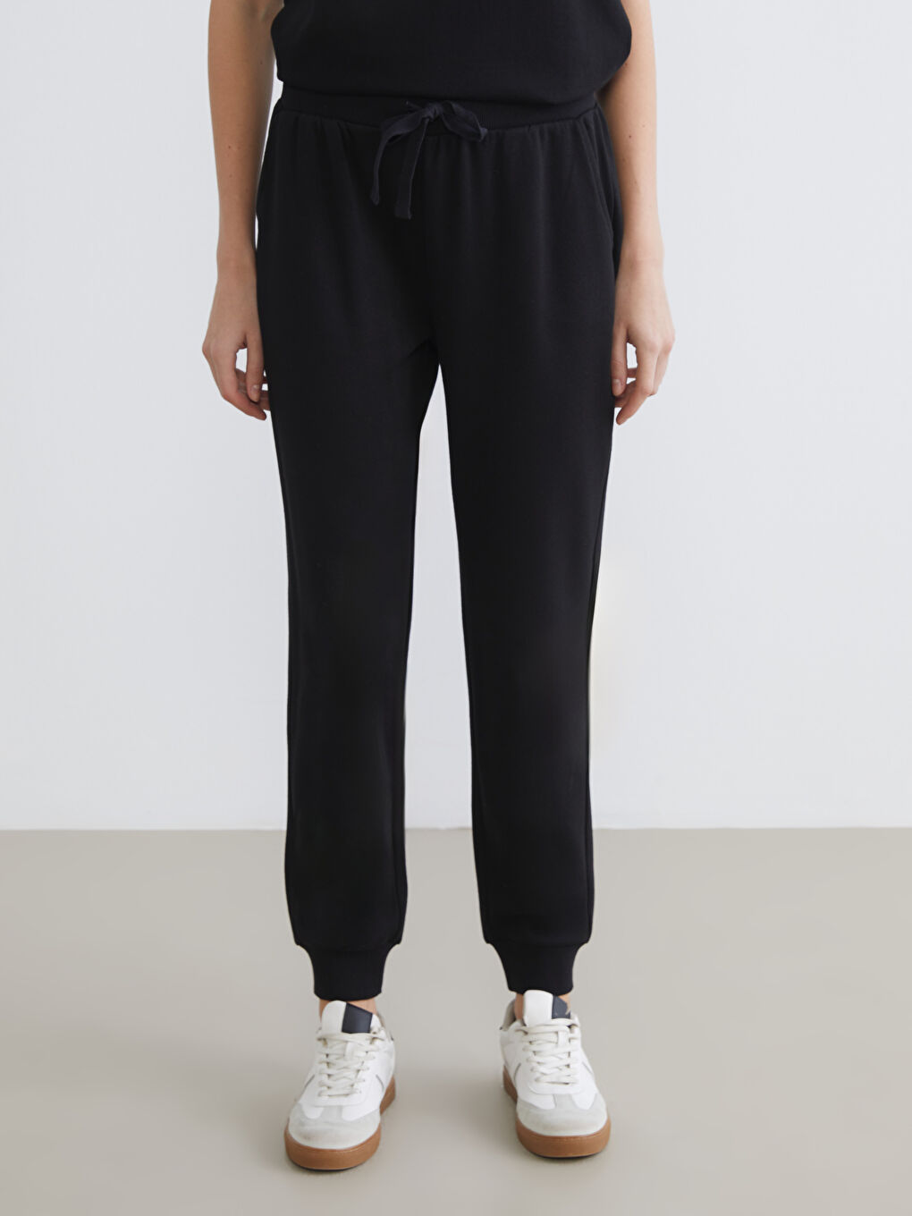 Elasticated Waist Women's Jogger Sweatpants-1