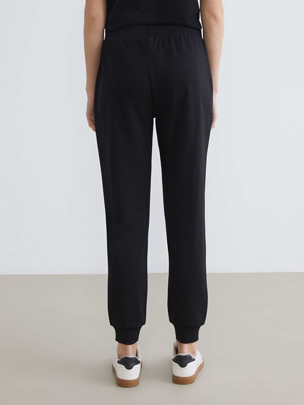 Elasticated Waist Women's Jogger Sweatpants-3