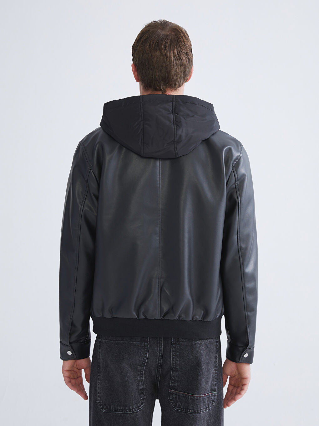 Siyah Standart Kalıp Kapüşonlu Erkek Deri Görünümlü Ceket-4