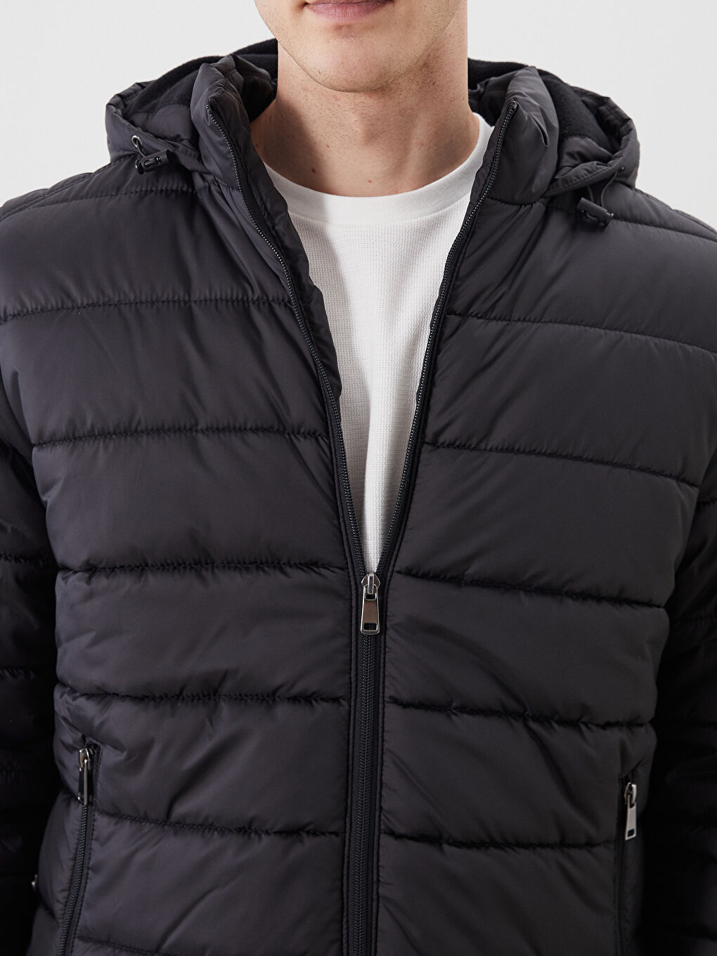 Siyah Standart Kalıp Kapüşonlu Erkek Şişme Mont-2