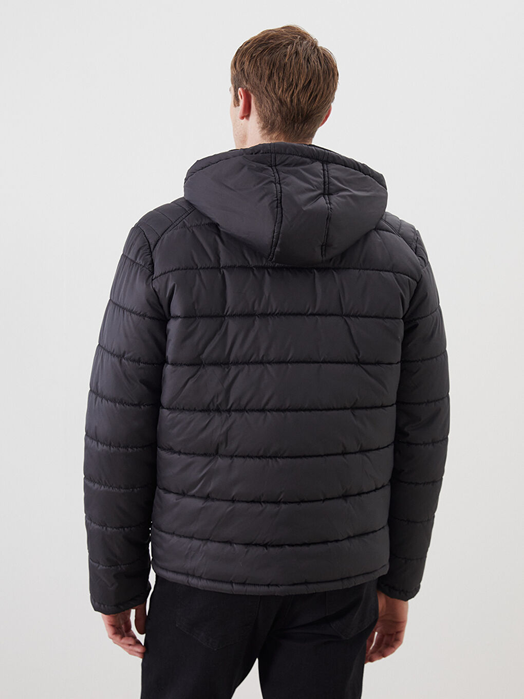 Siyah Standart Kalıp Kapüşonlu Erkek Şişme Mont-4