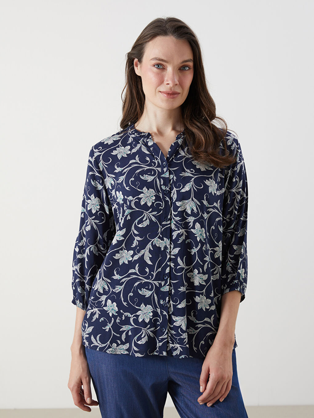 LCW Grace Bluza sa izrezom i cvetnim uzorkom -W54880Z8-LSJ