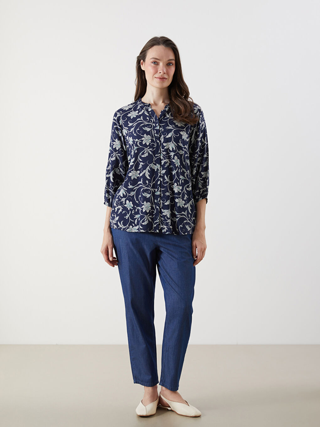 LCW Grace Bluza sa izrezom i cvetnim uzorkom -W54880Z8-LSJ