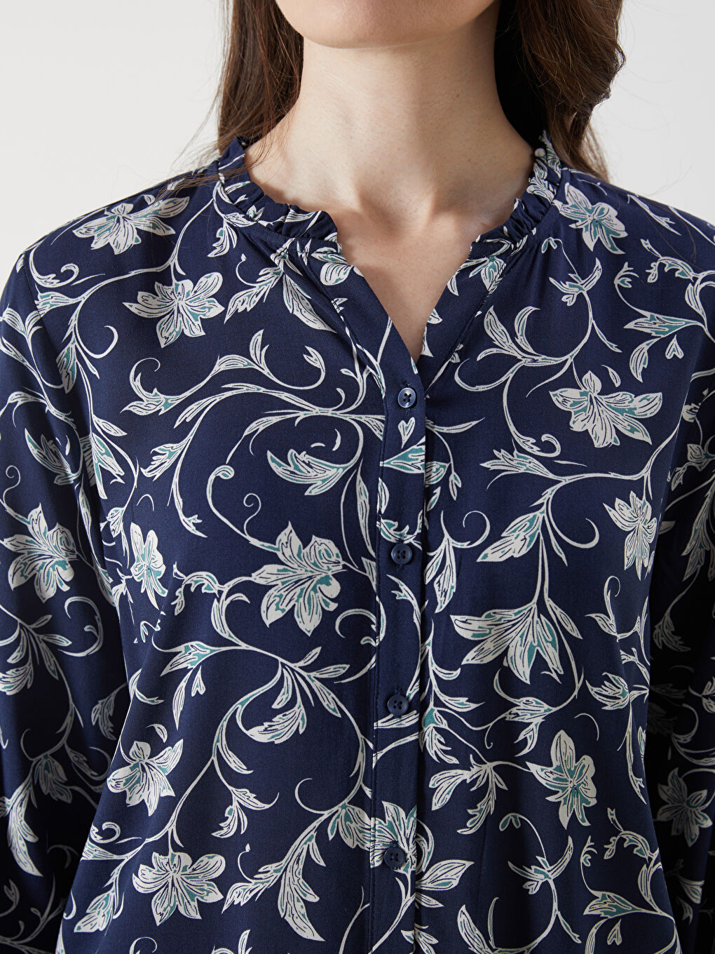 LCW Grace Bluza sa izrezom i cvetnim uzorkom -W54880Z8-LSJ