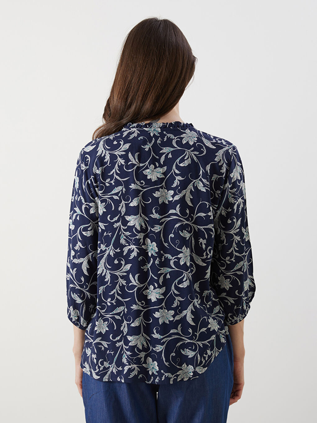 LCW Grace Bluza sa izrezom i cvetnim uzorkom -W54880Z8-LSJ
