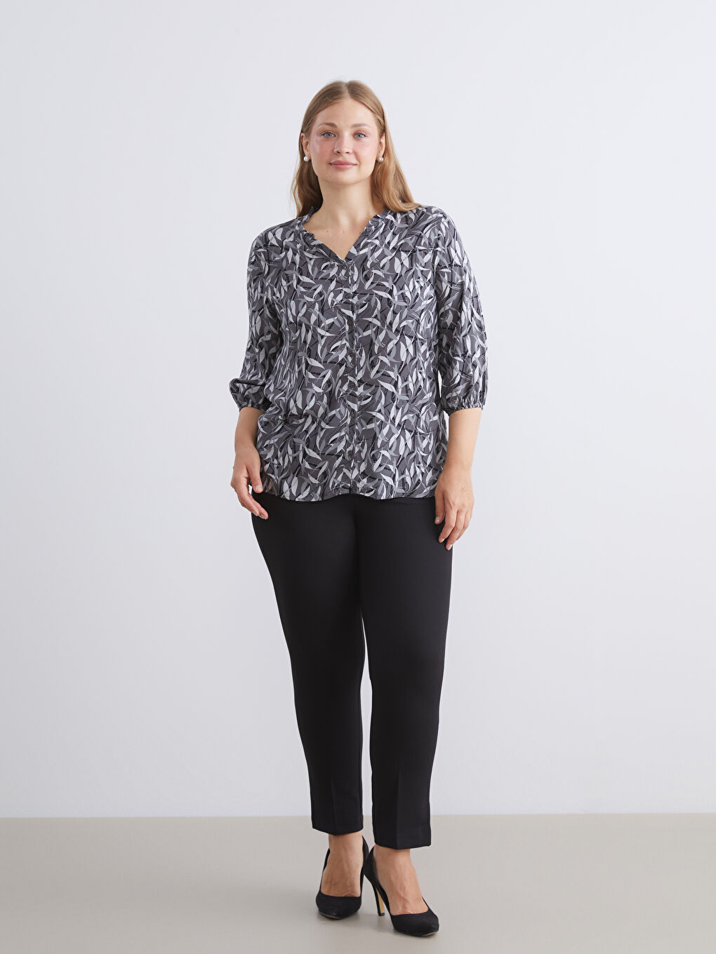 LCW Grace Notch Neck Floral Blouse -W54880Z8-LQJ