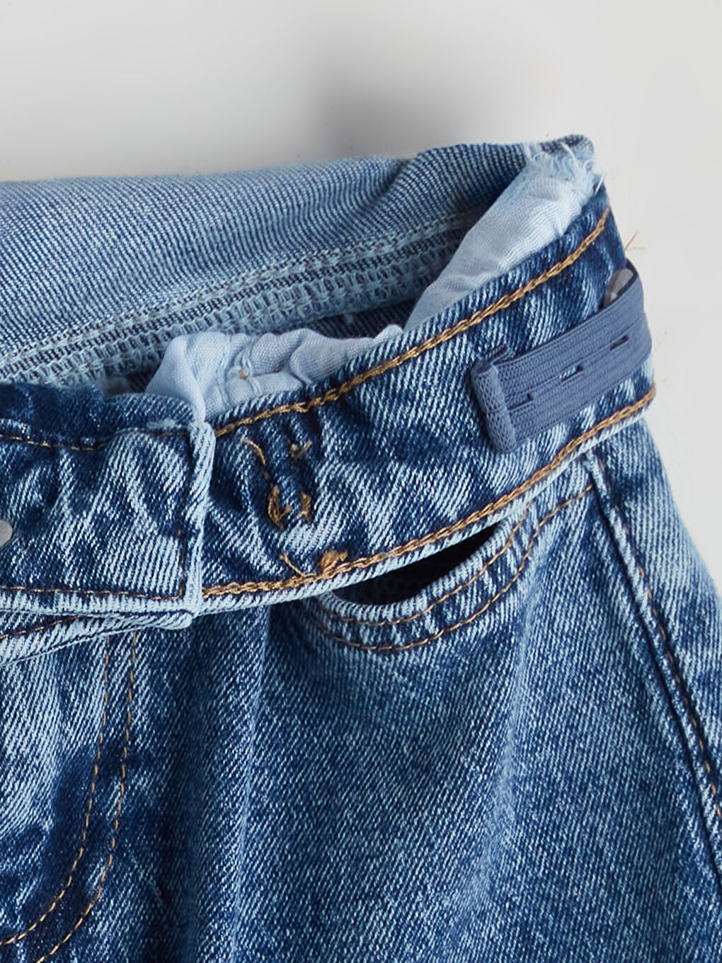 LCW Kids Adjustable Elastic Waist Girls' Cargo Jeans -W54887Z4-V2T