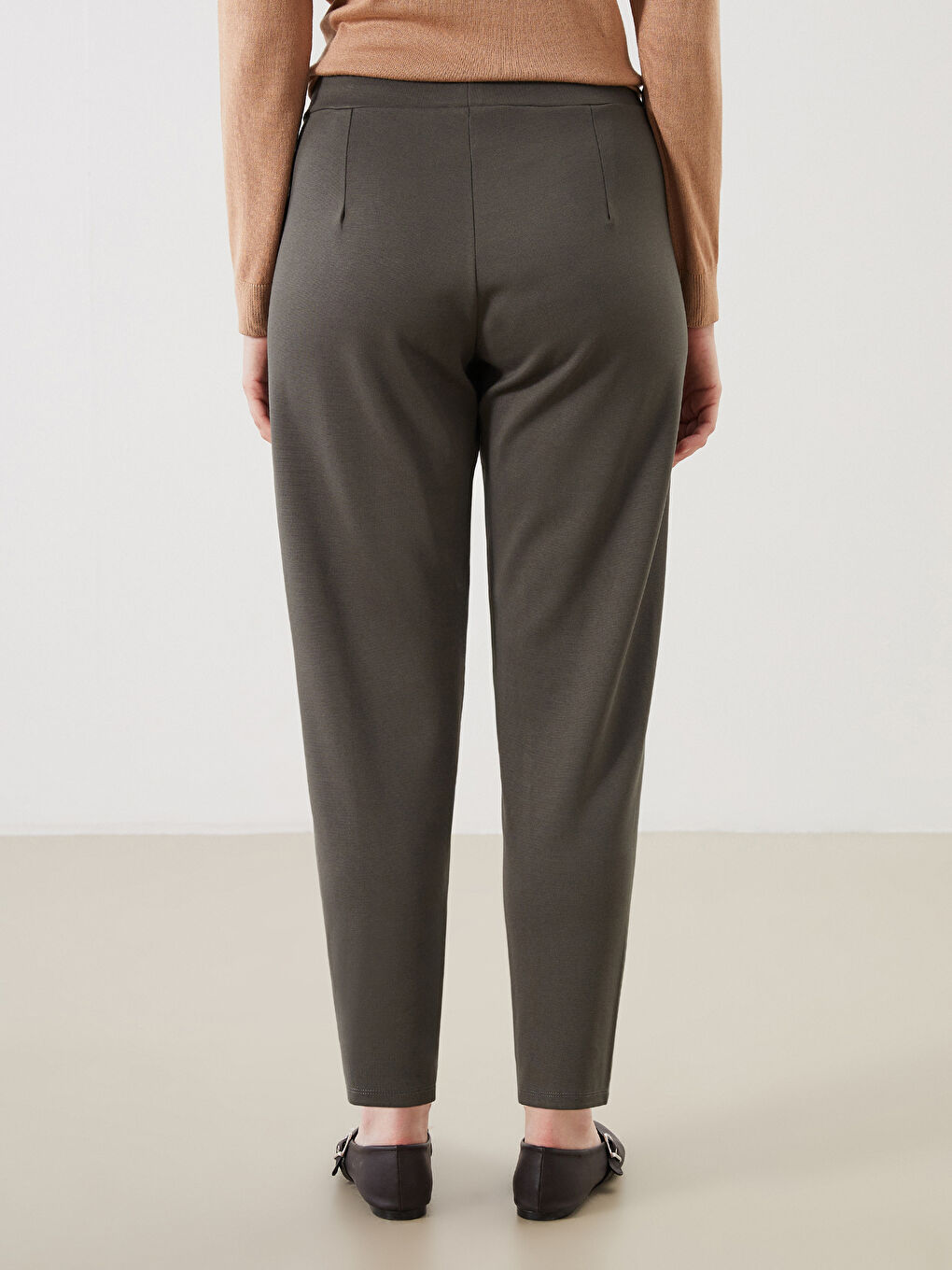 LCW Grace Elastic Waist Carrot Fit Women's Trousers -W54939Z8-J2L