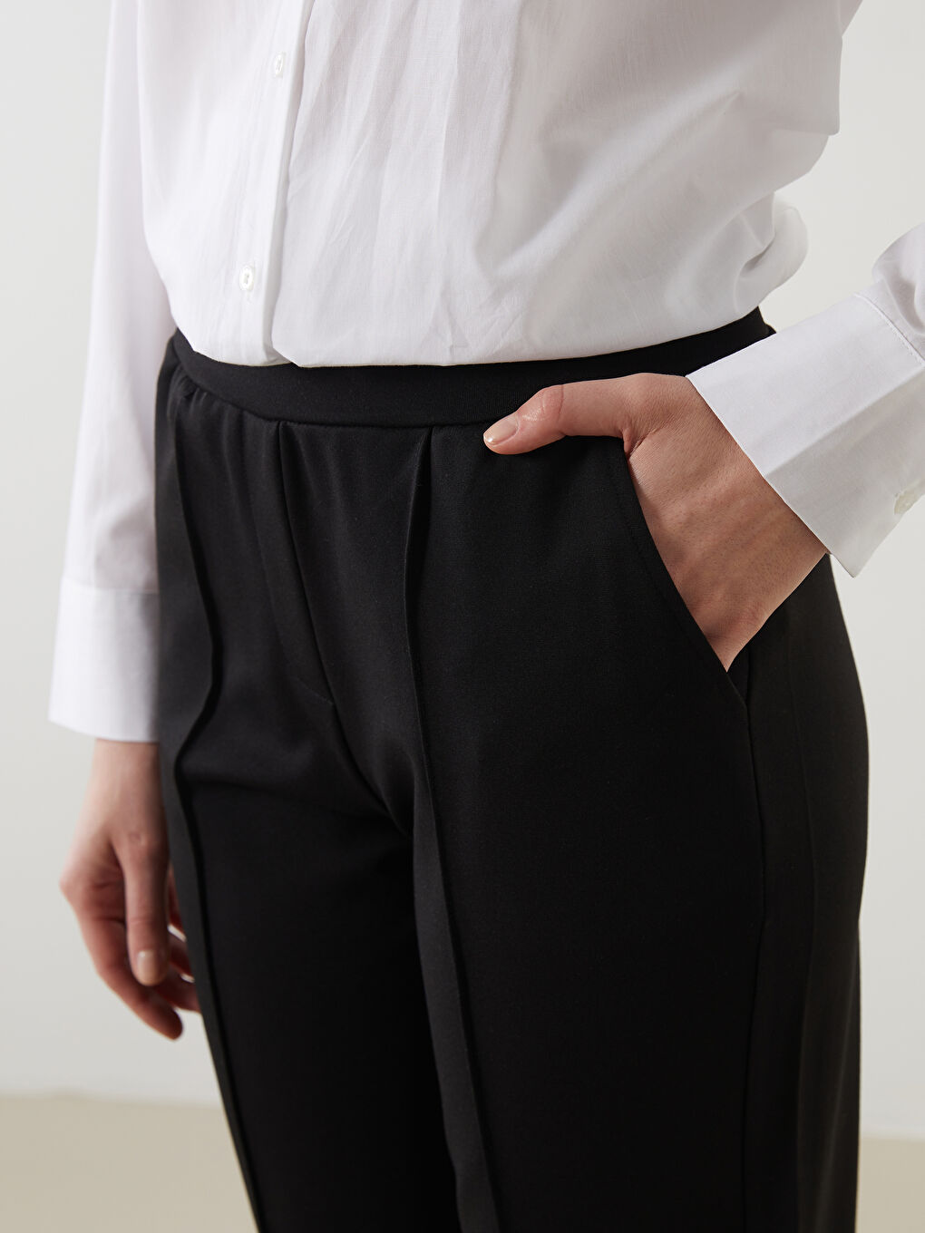 LCW Grace Elastic Waist Carrot Fit Women's Trousers -W54940Z8-CVL