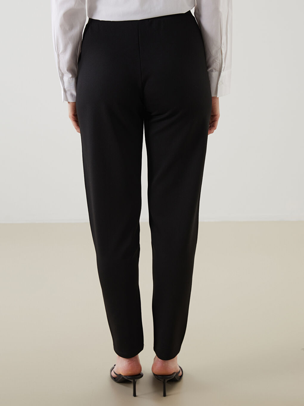 LCW Grace Elastic Waist Carrot Fit Women's Trousers -W54940Z8-CVL