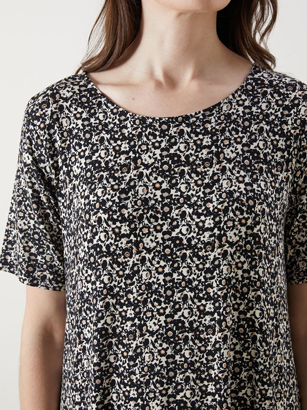 LCW Grace Crew Neck Floral A-Line Dress -W55004Z8-LQJ