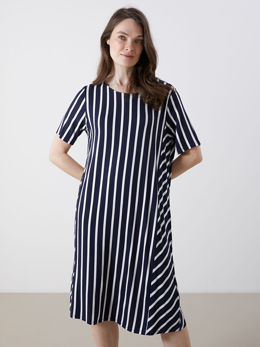 дөңгелек жағалы жолақты а пішінді көйлек-1